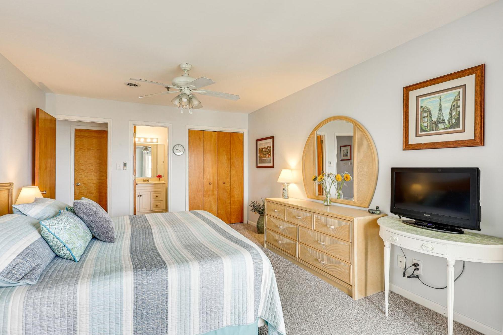 Oak Island Beachfront Condo With Community Pool ภายนอก รูปภาพ