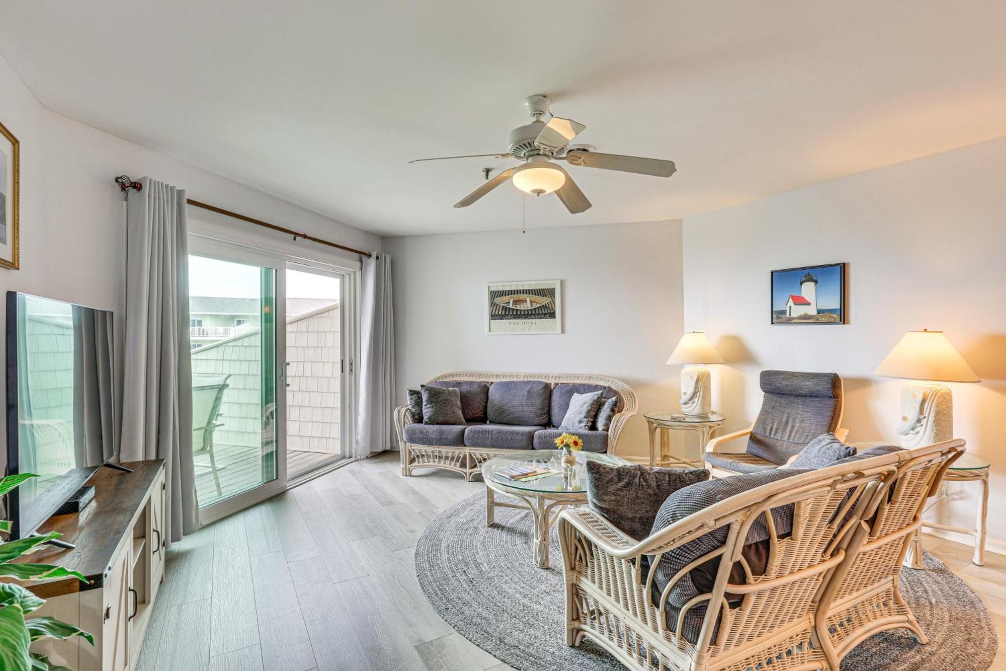 Oak Island Beachfront Condo With Community Pool ภายนอก รูปภาพ