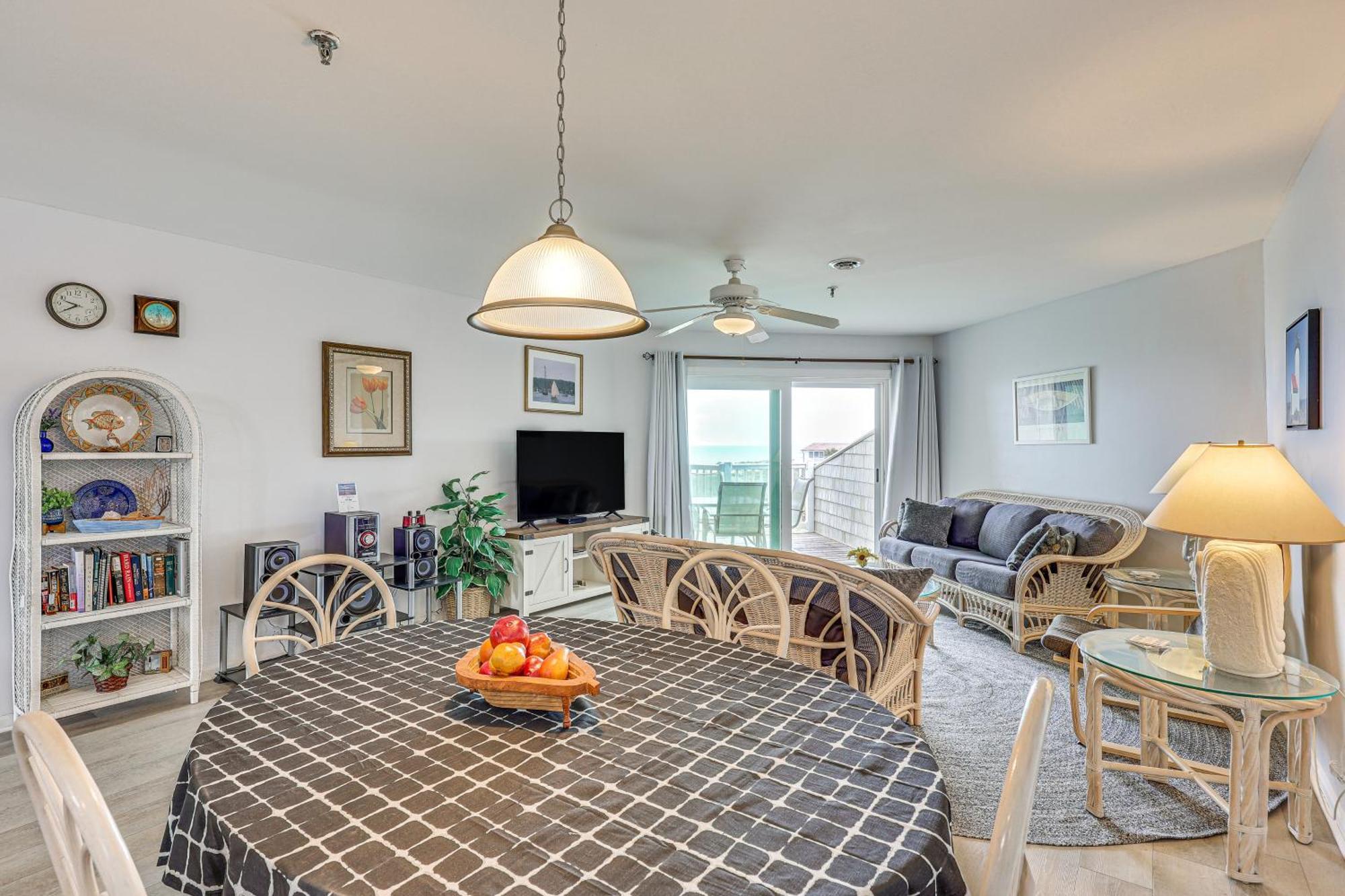Oak Island Beachfront Condo With Community Pool ภายนอก รูปภาพ